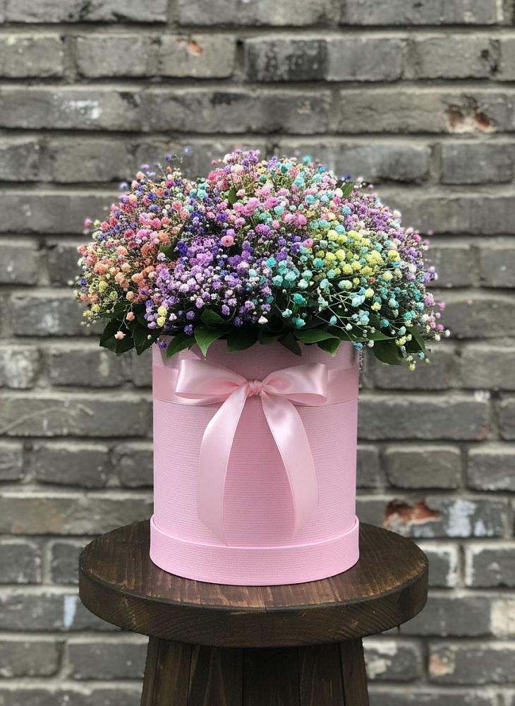 Цветочная композиция из Гипсофила и Розы в шляпной коробке в Анджиевский