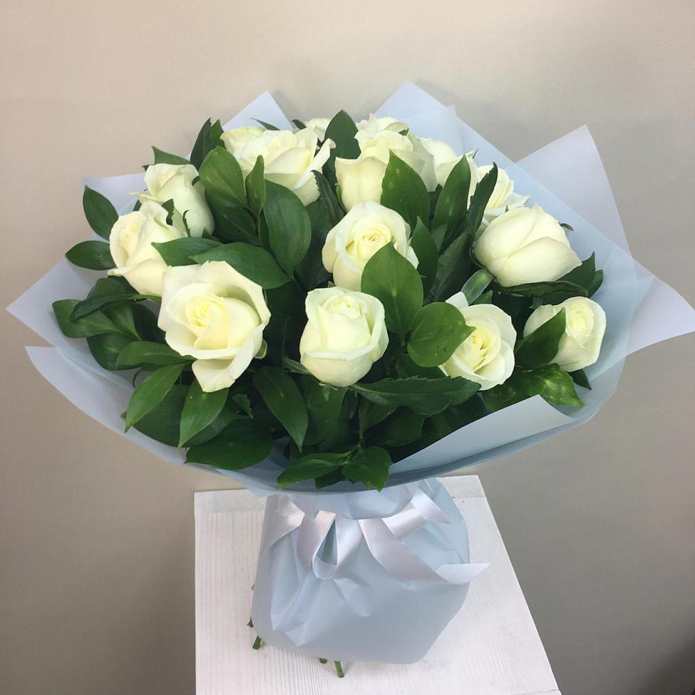 Букет 15 Белых роз Проуд в Анджиевский