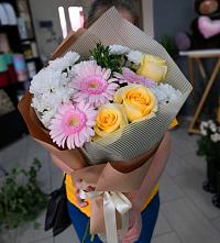 Букет цветов из:  Герберы, Розы и Хризантемы в Анджиевский