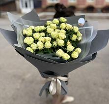 Букет Белые кустовые розы Солинеро в Анджиевский