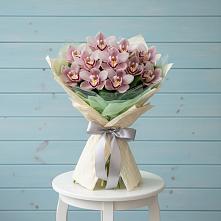 Букет цветов из:  Орхидеи и Розы #REPLACE_PRED# Анджиевский