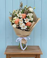 Букет цветов из:  Альстромерии, Лизиантусы, Розы и Хризантемы в Анджиевский