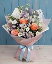 Букет цветов из:  Лизиантусы, Розы, Альстромерии и Гипсофила в Анджиевский