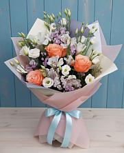 Букет цветов из:  Лизиантусы, Розы, Альстромерии и Гипсофила в Анджиевский