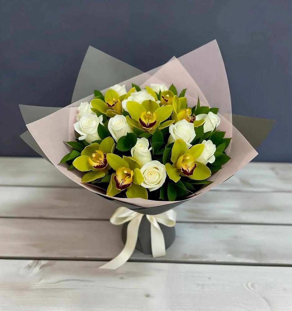 Букет цветов из: Орхидеи и Розы в Анджиевский