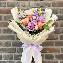 Букет цветов из:  Лизиантусы и Розы в Анджиевский