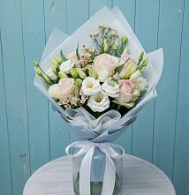 Букет цветов из:  Розы и Лизиантусы в Анджиевский