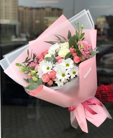 Букет цветов из: Розы, Лизиантусы и Хризантемы в Анджиевский