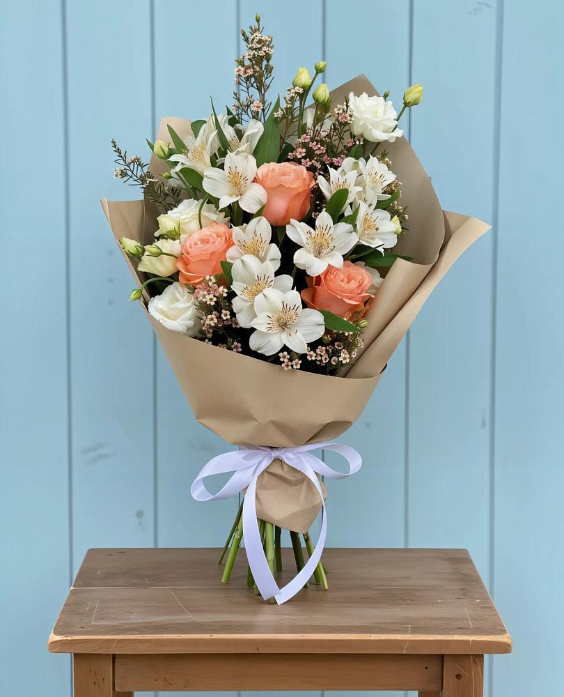 Букет цветов из: Альстромерии, Лизиантусы, Розы и Хризантемы в Анджиевский